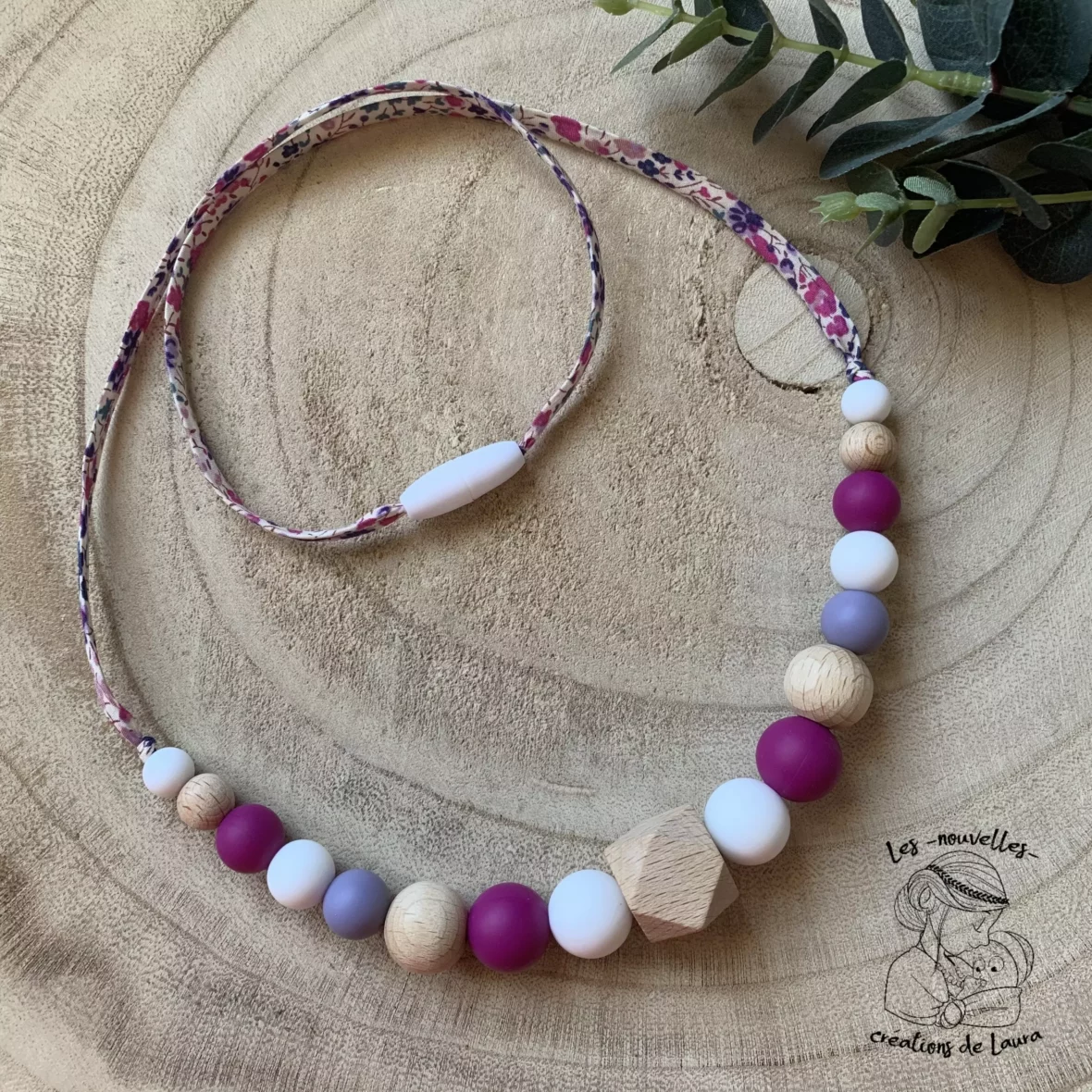 Collier d’allaitement ou de portage – Lilas/Rose