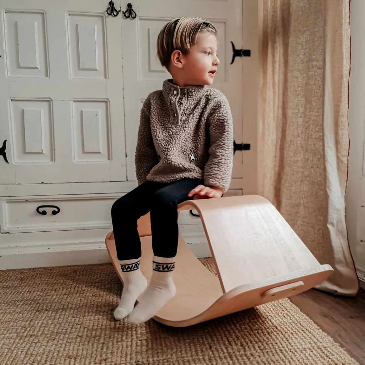 curvelabrockingstool_1600x