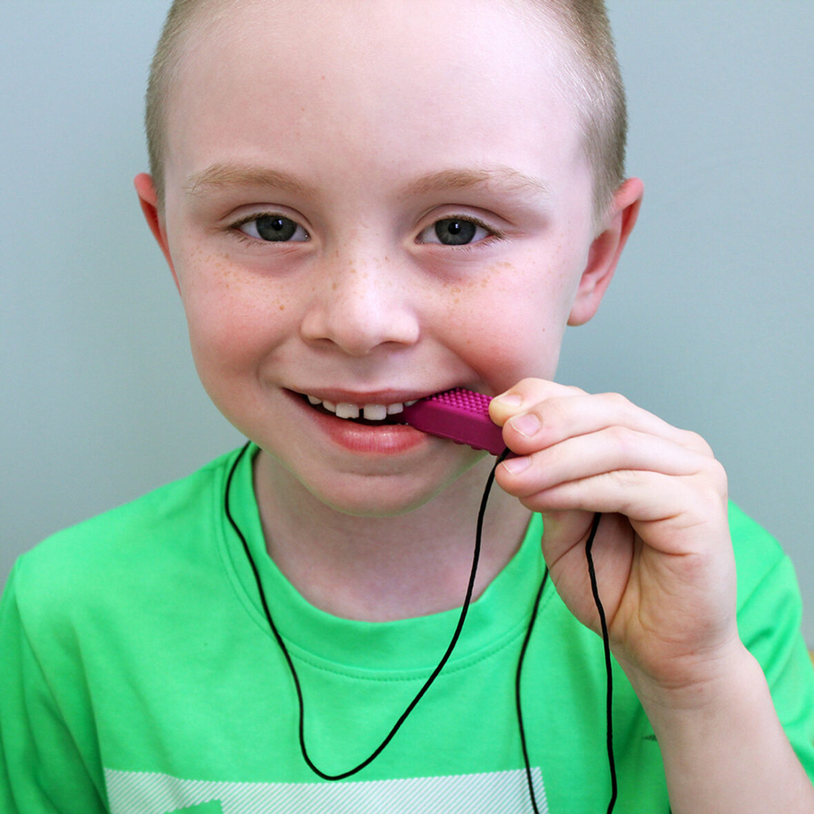 brick_stick_child_chewing__41953