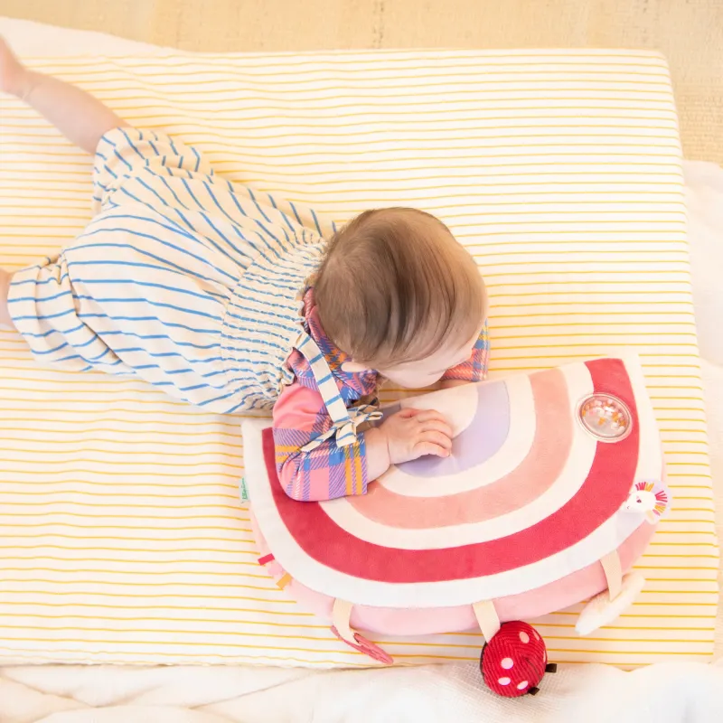 Coussin d’activités Léna la licorne4
