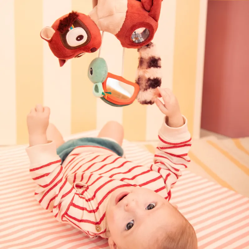 peluche-lemurien-a-suspendre-elvis-s-accroche (1)