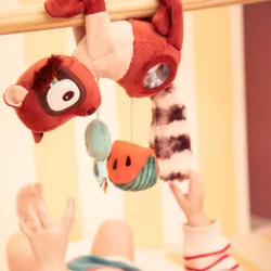 peluche-lemurien-a-suspendre-elvis-s-accroche (5)